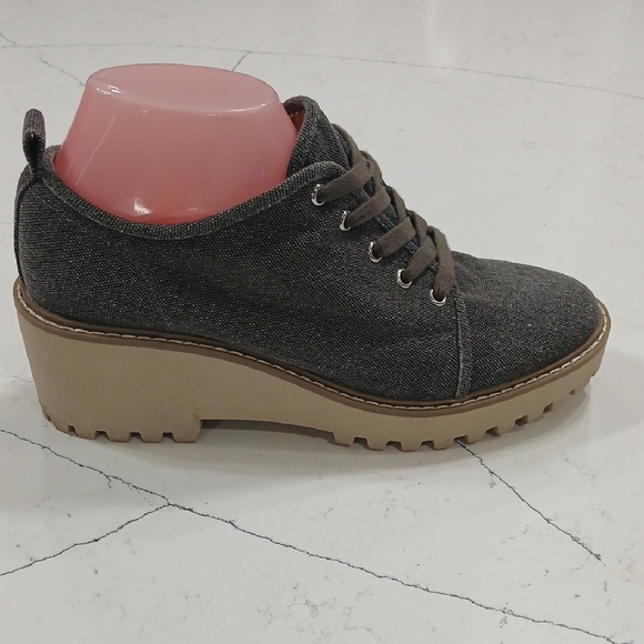 DV by Dolce Vita Gray Lace Up Platform  Canvas New Without Tag Or Box Sz8 - Picture 1 of 8